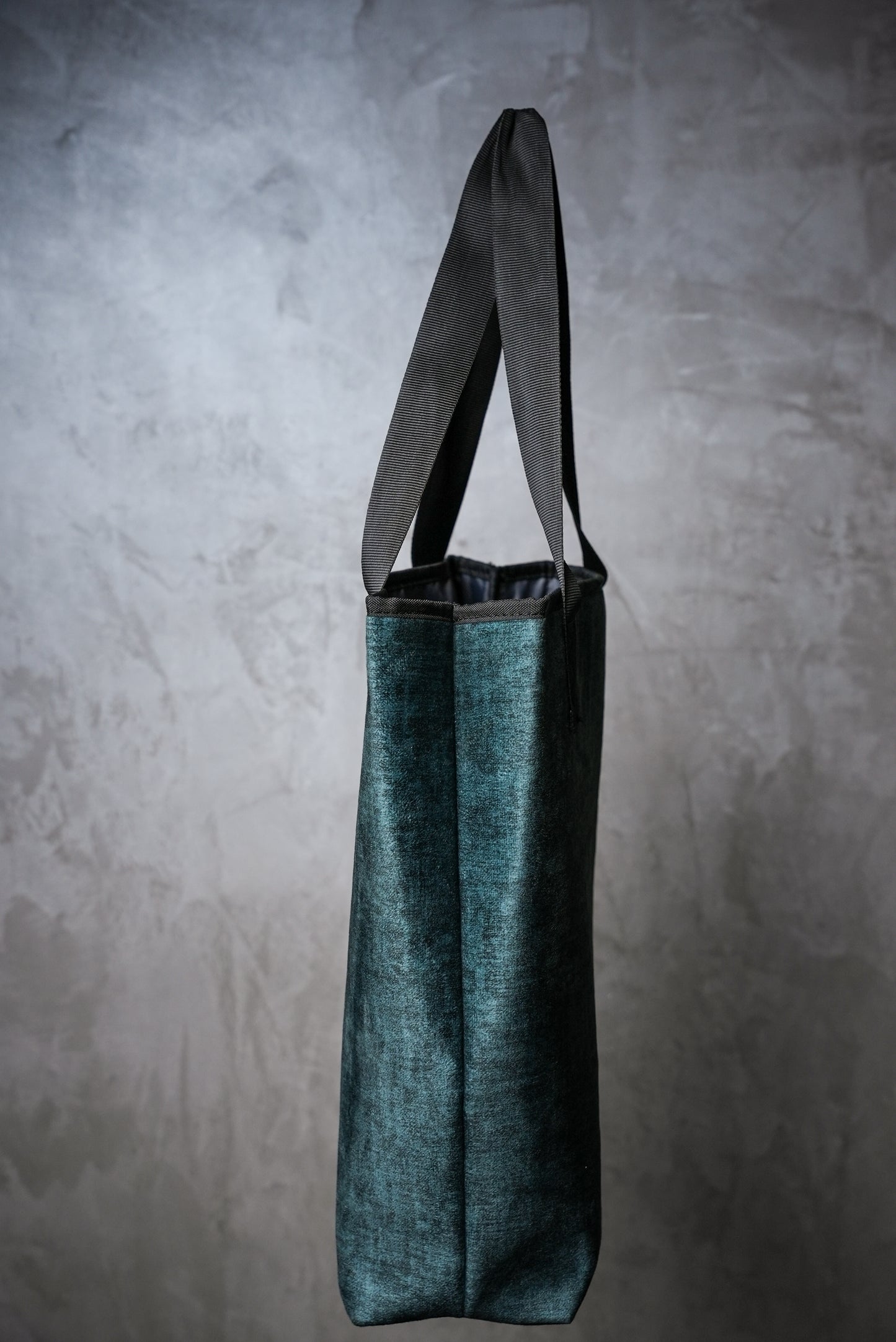Veenora Luxe Emerald Green Tote Bag
